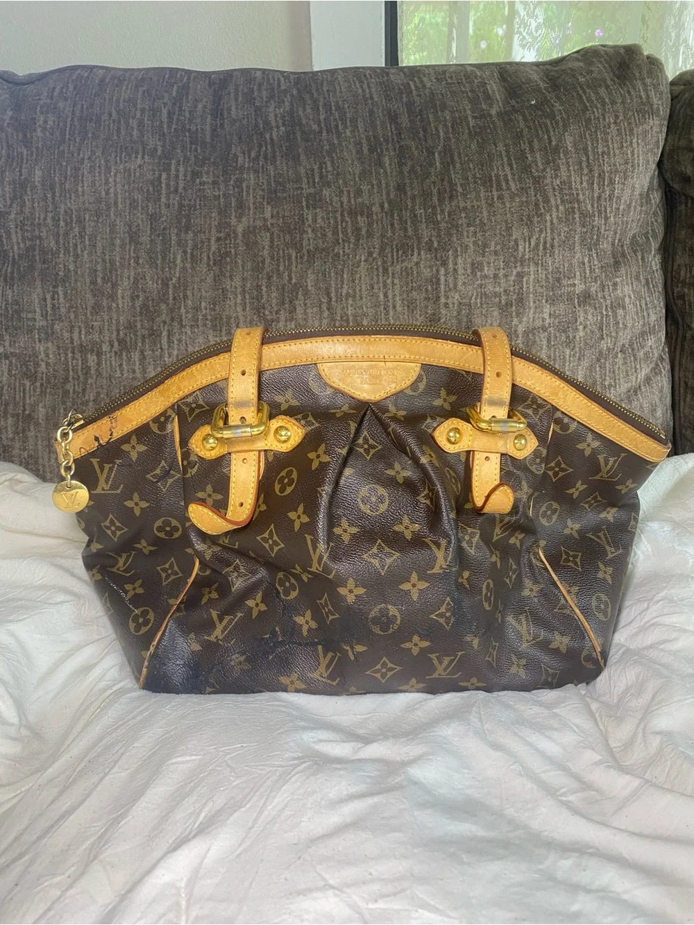 Louis Vuitton Tivoli GM Monogram Shoulder Bag with Tan Trim - Picture 2 of 16